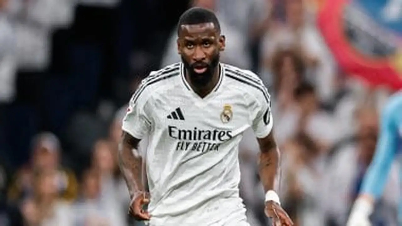 أزمة جديدة تضرب ريال مدريد.. روديجر يصفع كاريراس